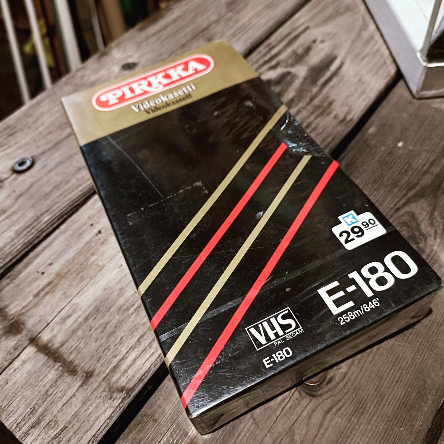 Tyhjä Pirkka VHS E-180 videokasetti
