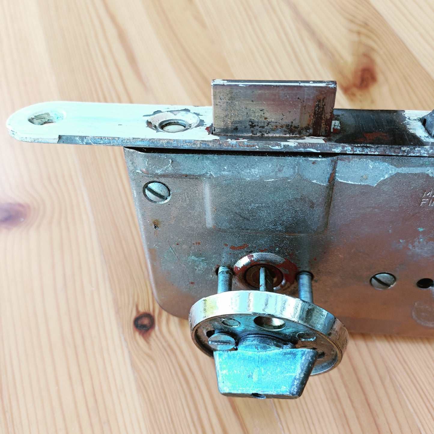 Abloy lukkorunko, lukkopesä ja 2 avainta