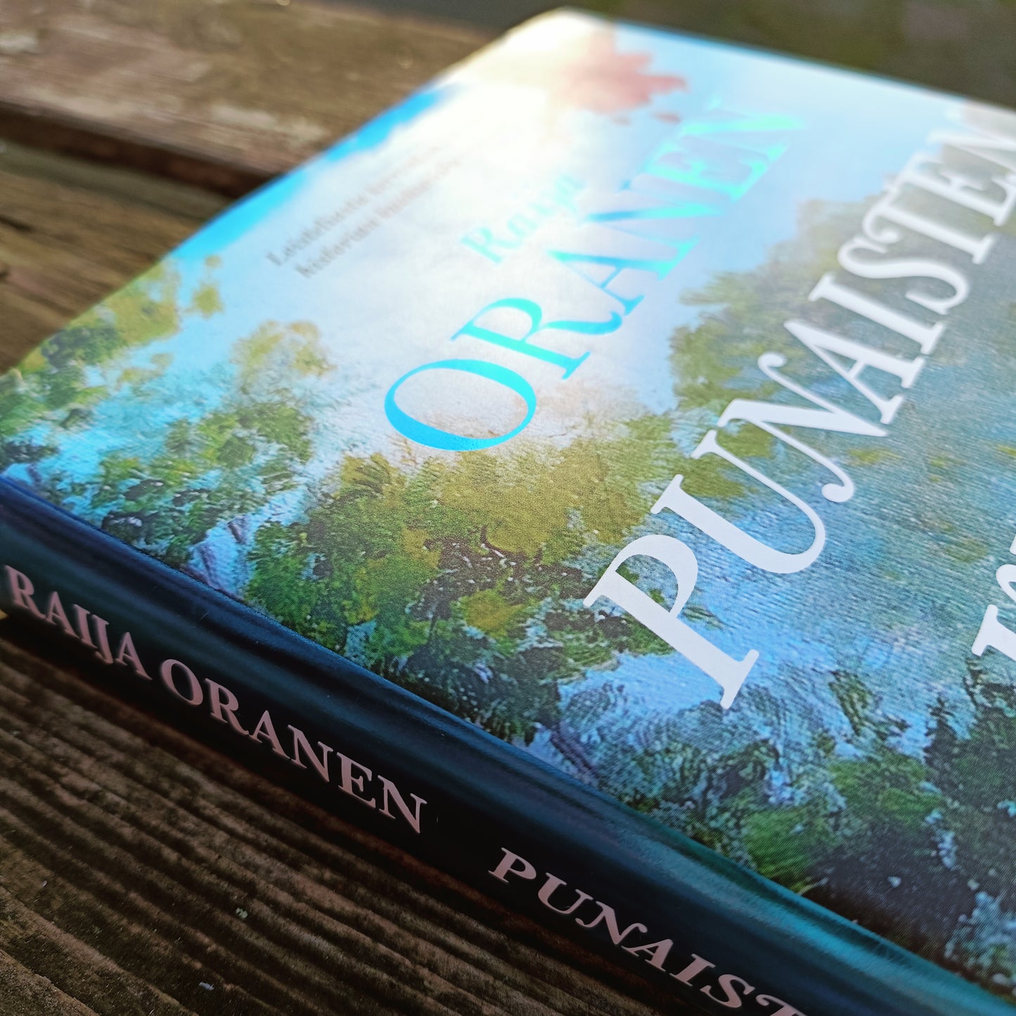 Punaisten kukkien puutarha - Raija Oranen