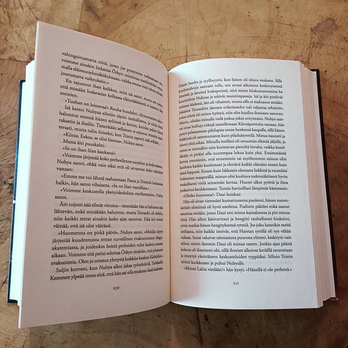 Tuhatkuolevan kirous - Siiri Enoranta