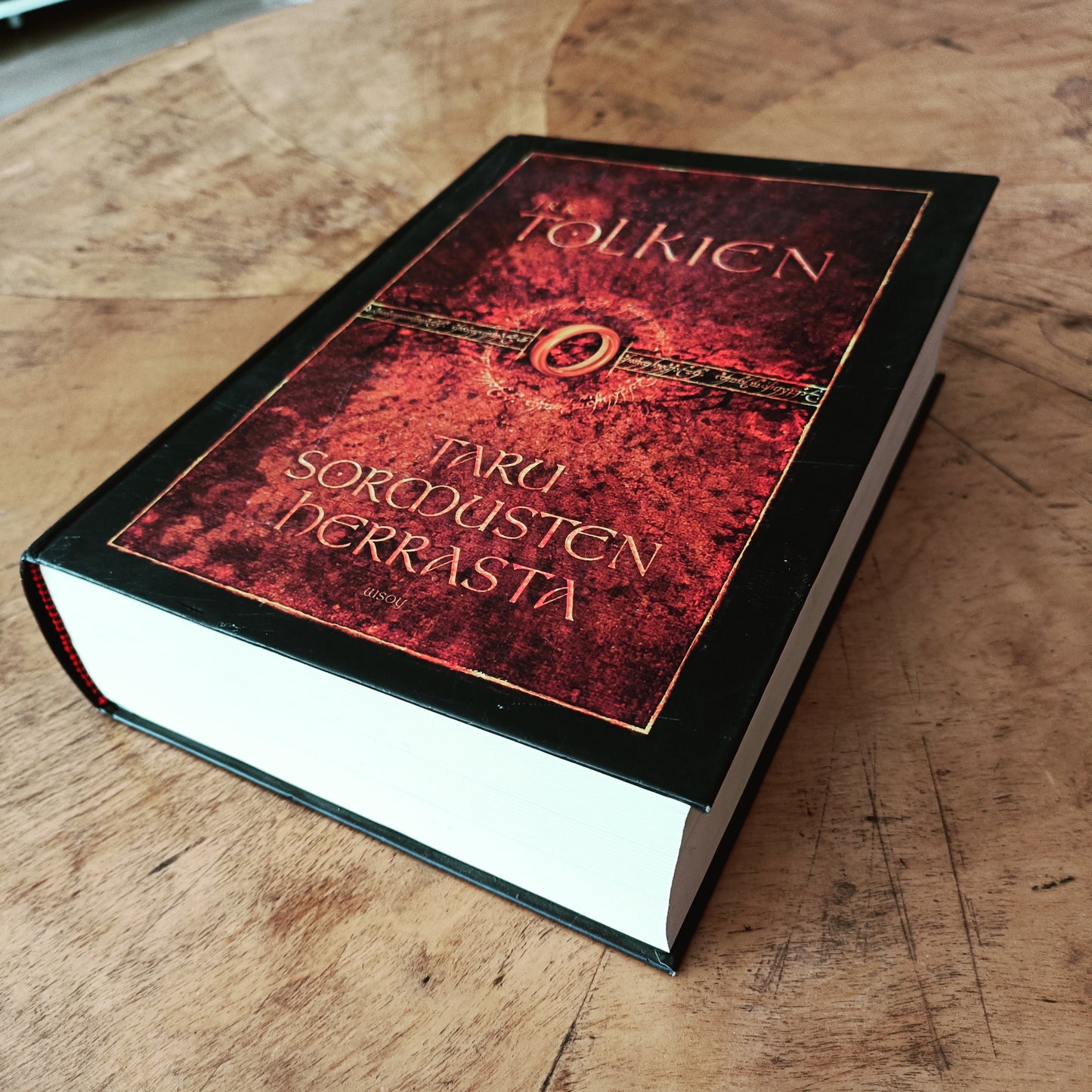 Taru sormusten herrasta - J. R. R. Tolkien