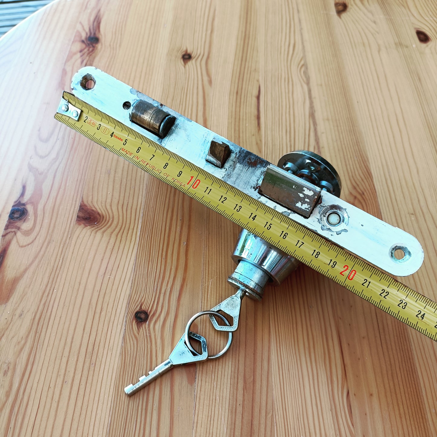Abloy lukkorunko, lukkopesä ja 2 avainta