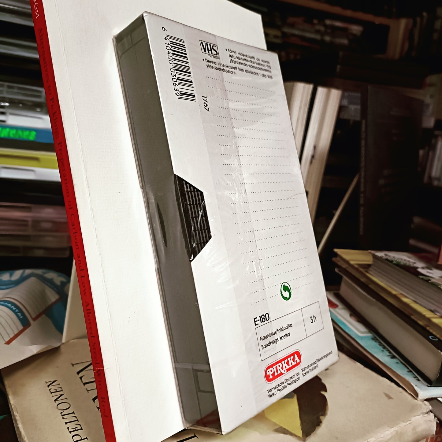 Tyhjä Pirkka VHS E-180 videokasetti