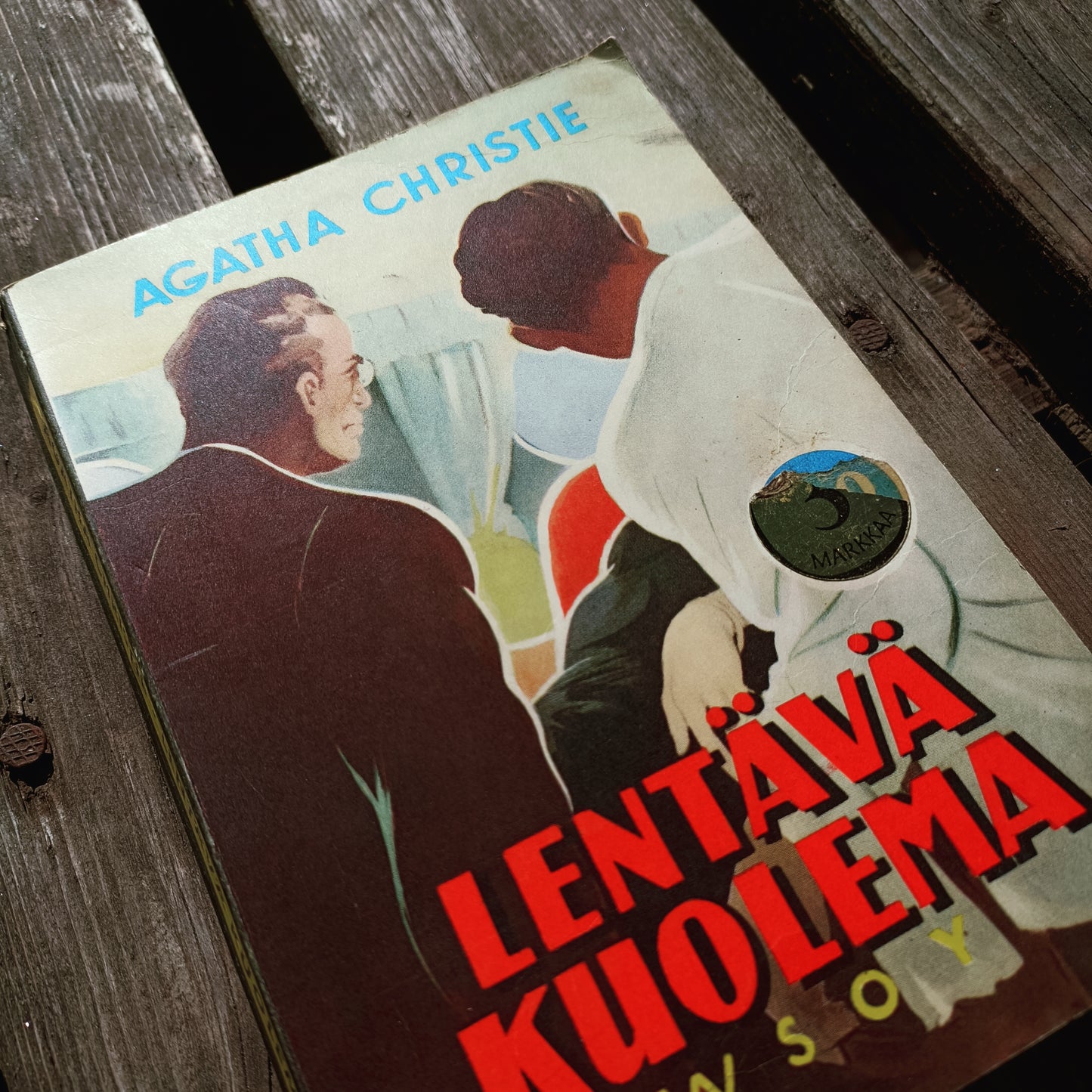 Lentävä kuolema - Agatha Christie
