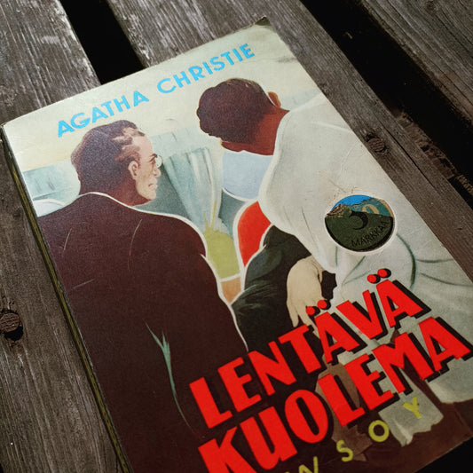 Lentävä kuolema - Agatha Christie