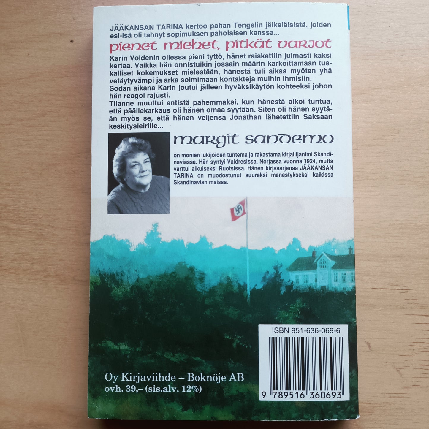 Jääkansan tarina 38 - Pienet miehet, pitkät varjot - Margit Sandemo