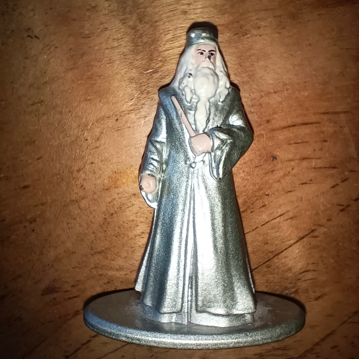 Albus Dumbledore metallifiguuri