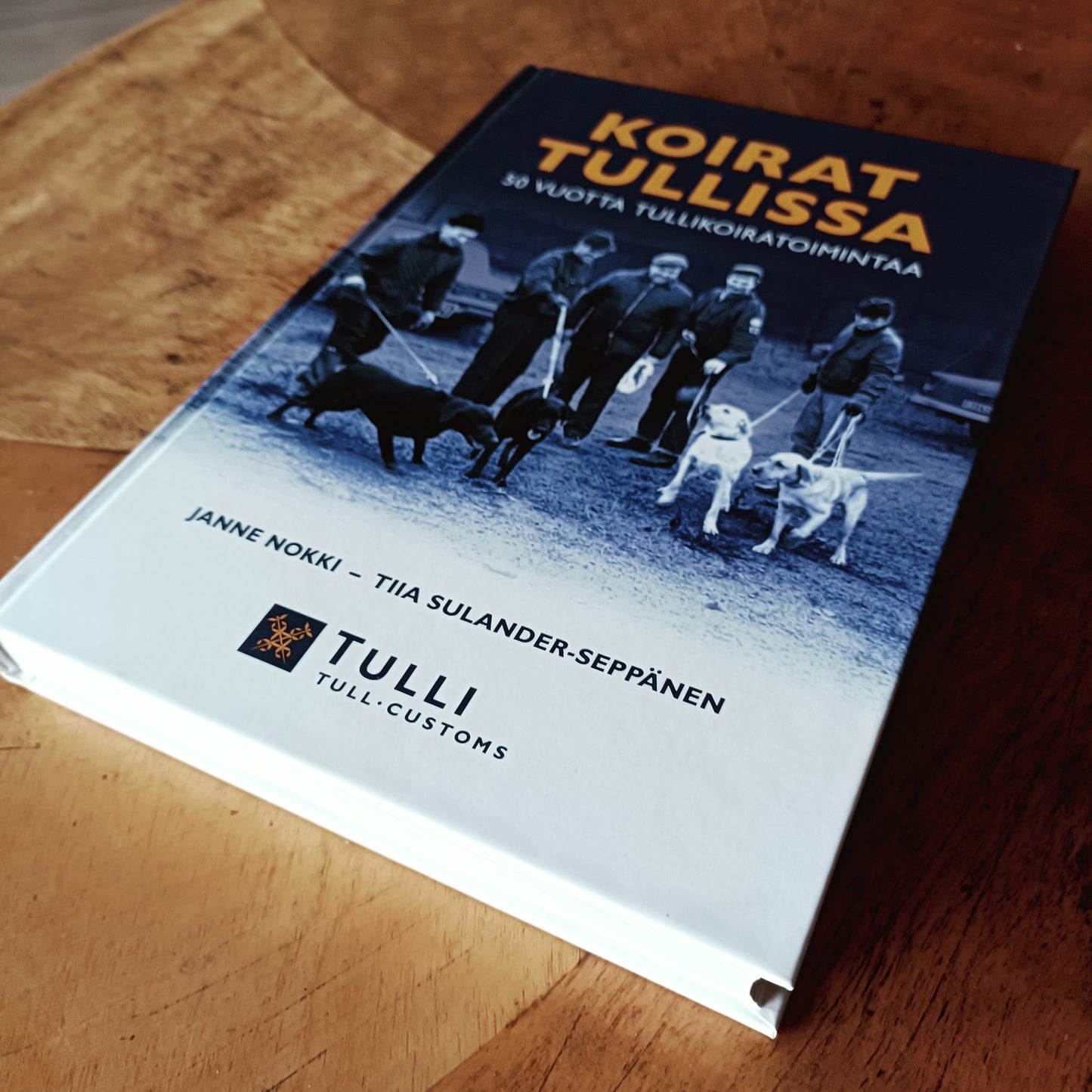 Koirat Tullissa - 50 vuotta tullikoiratoimintaa