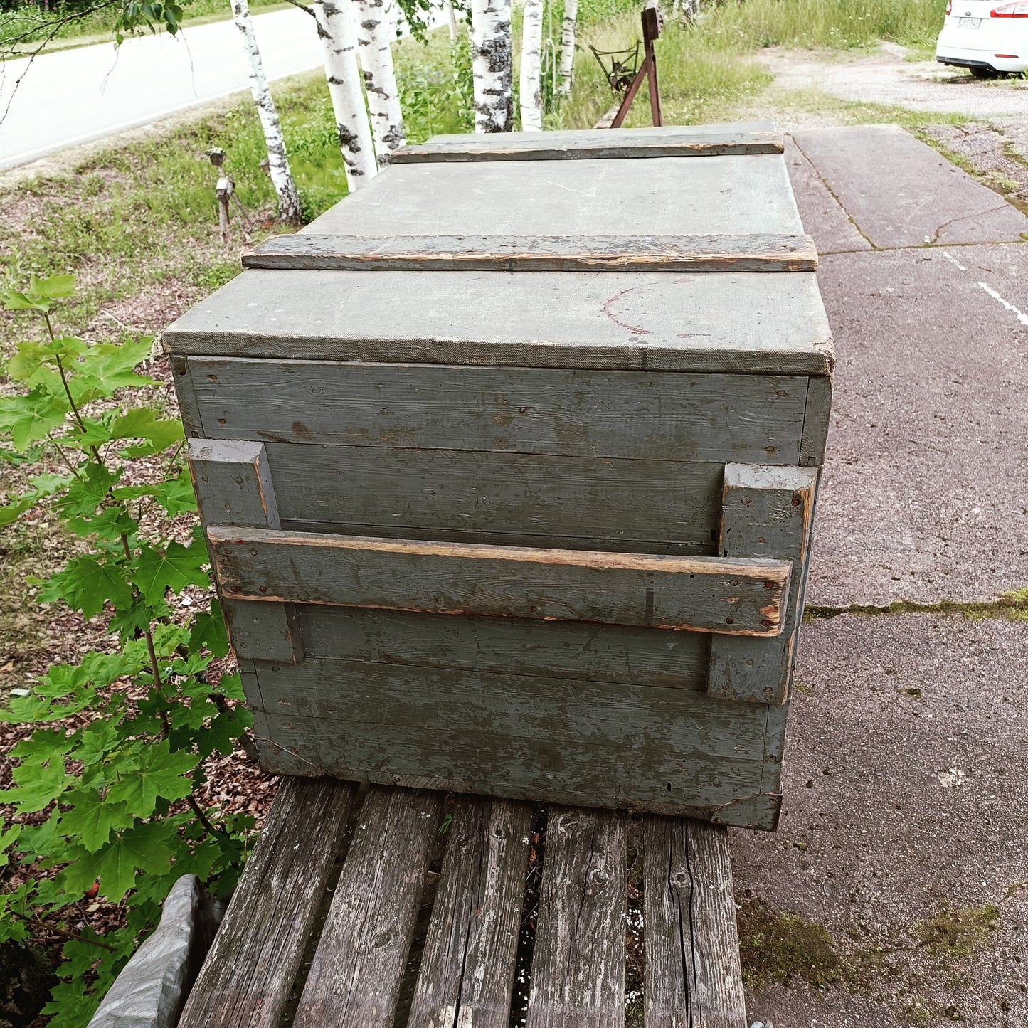 Iso puinen arkku