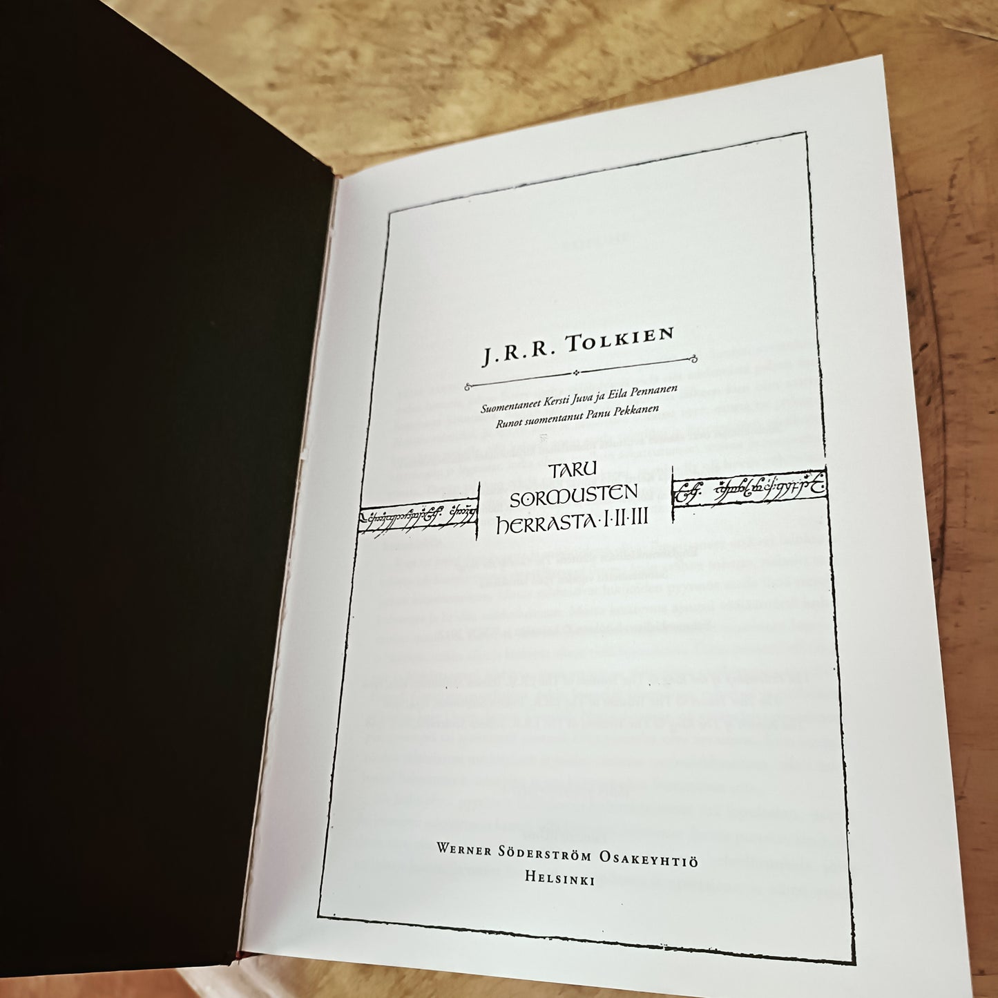 Taru sormusten herrasta - J. R. R. Tolkien
