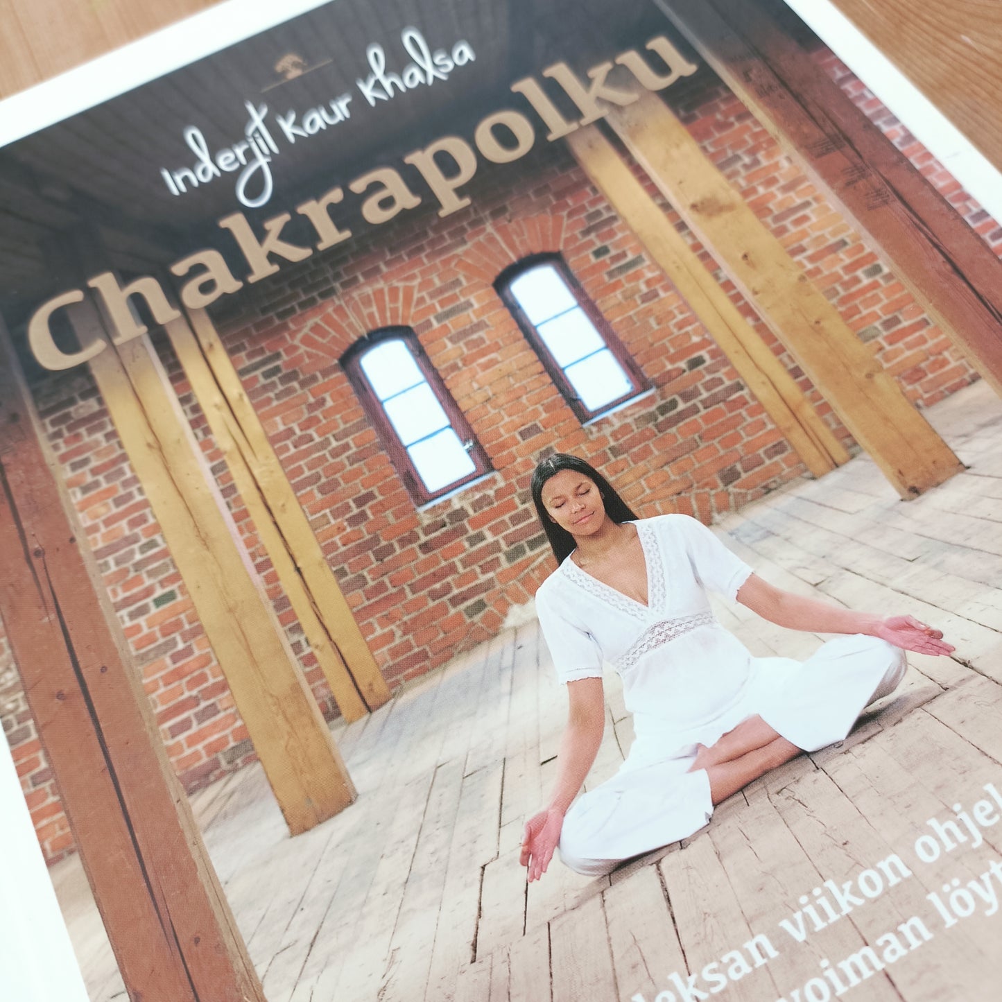 Chakrapolku - Kahdeksan viikon ohjelma luovuuden ja voiman löytämiseen *