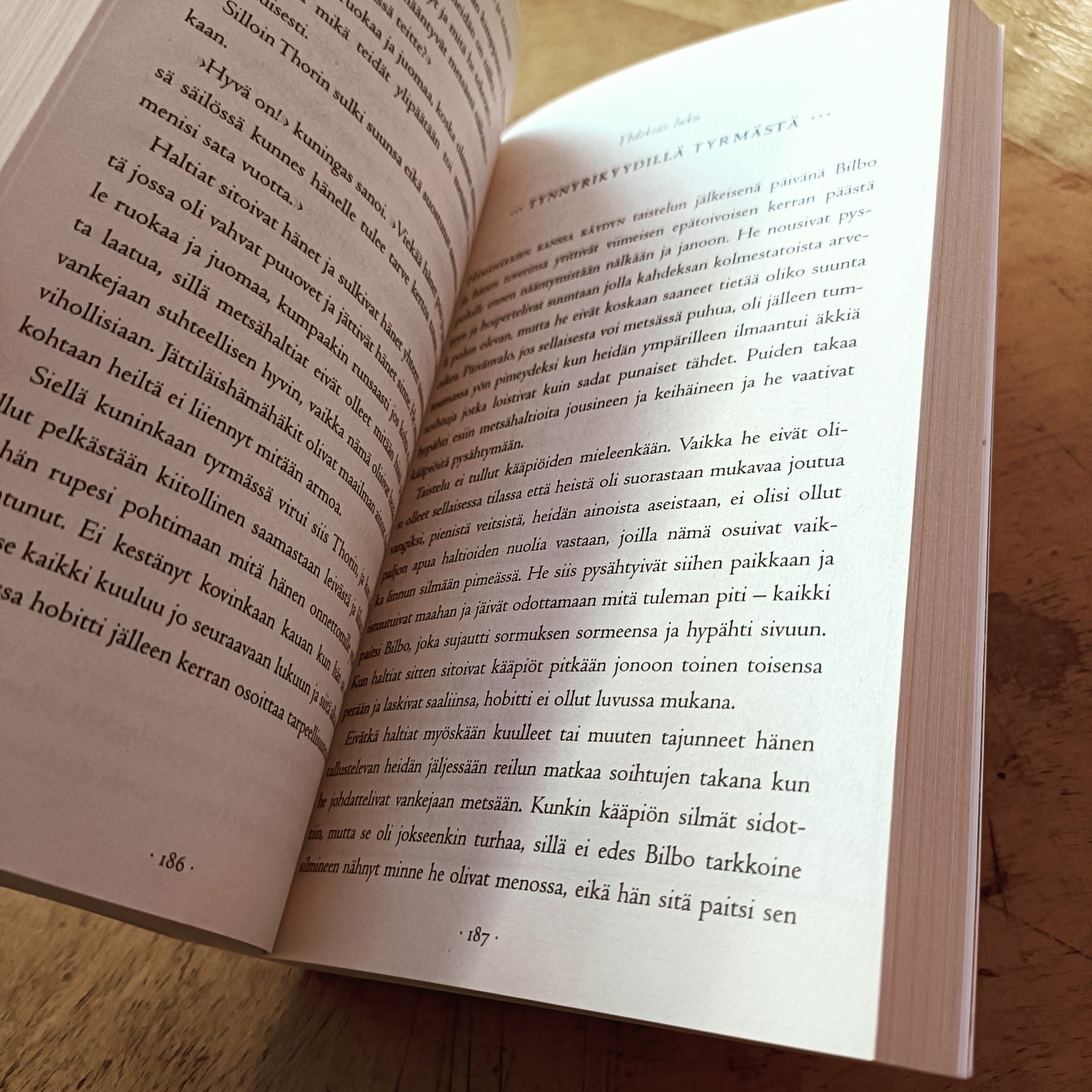 Hobitti - J. R. R. Tolkien - pokkari