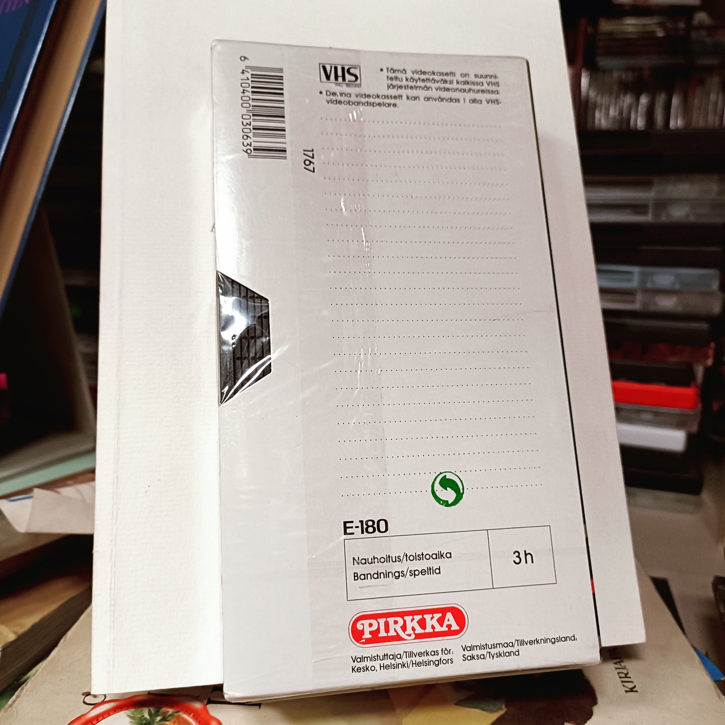 Tyhjä Pirkka VHS E-180 videokasetti