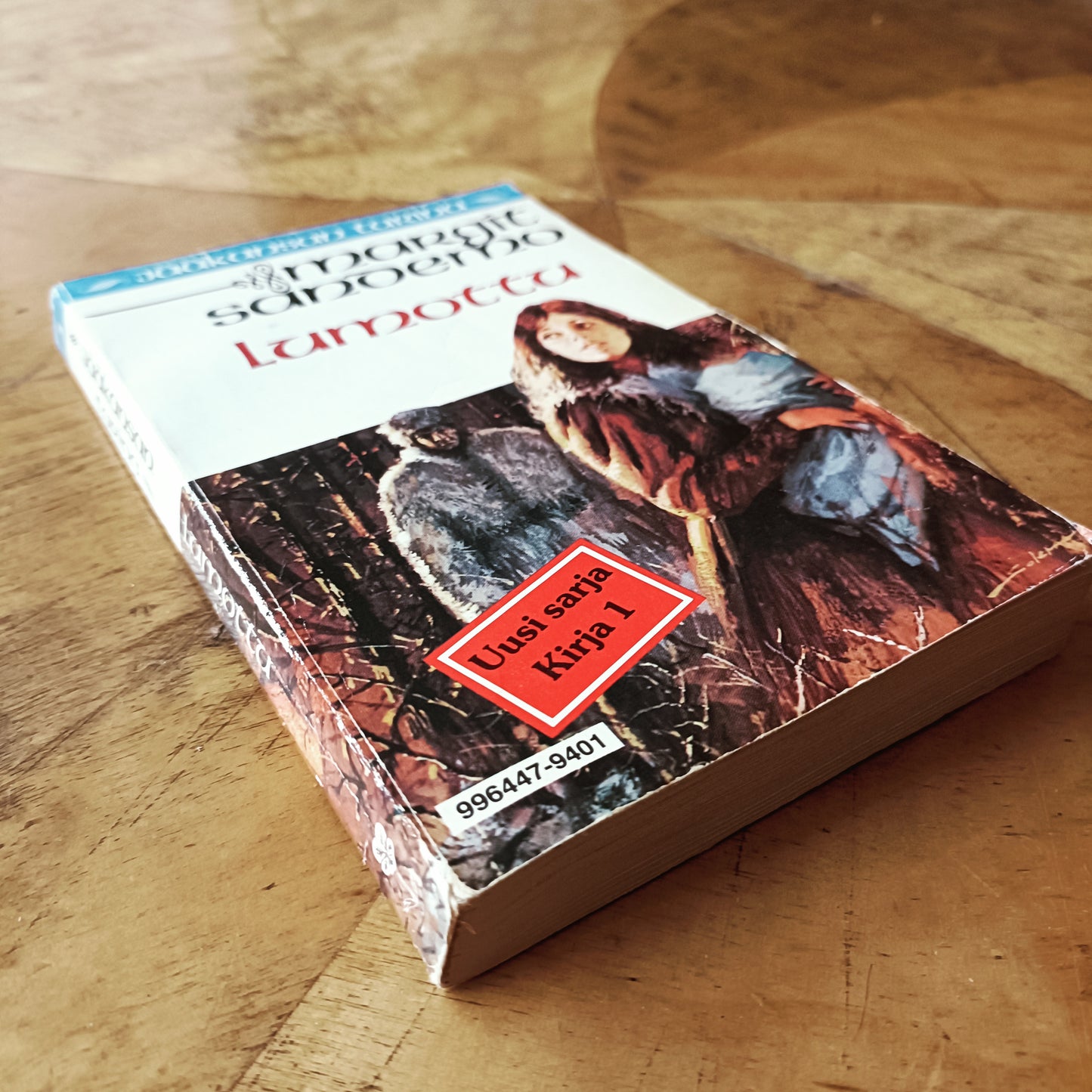 Jääkansan tarina 1 - Lumottu - Margit Sandemo