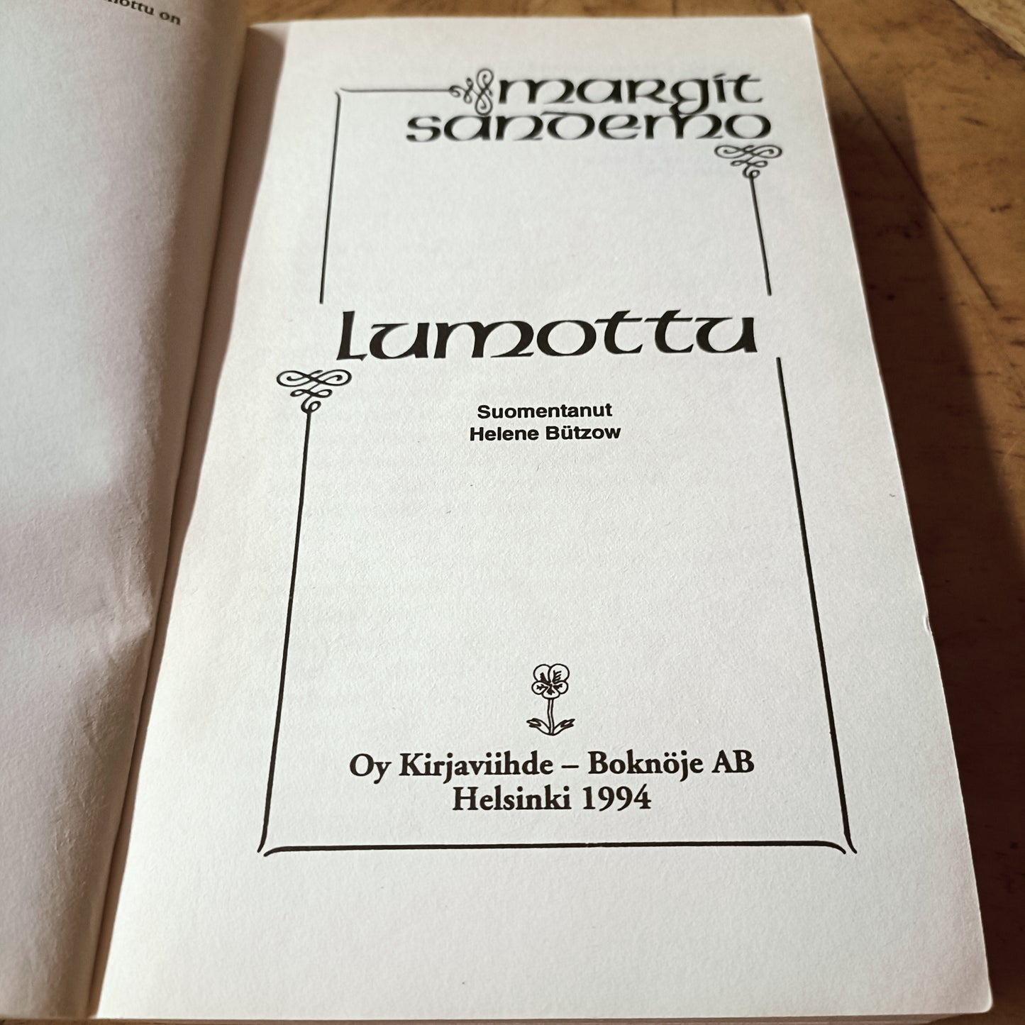 Jääkansan tarina 1 - Lumottu - Margit Sandemo