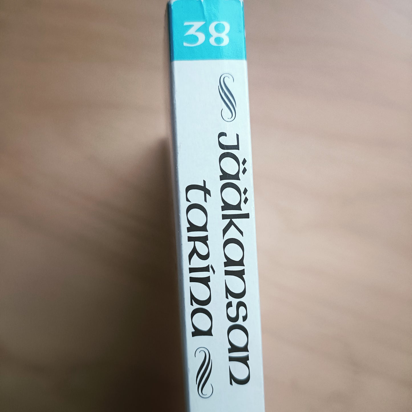 Jääkansan tarina 38 - Pienet miehet, pitkät varjot - Margit Sandemo