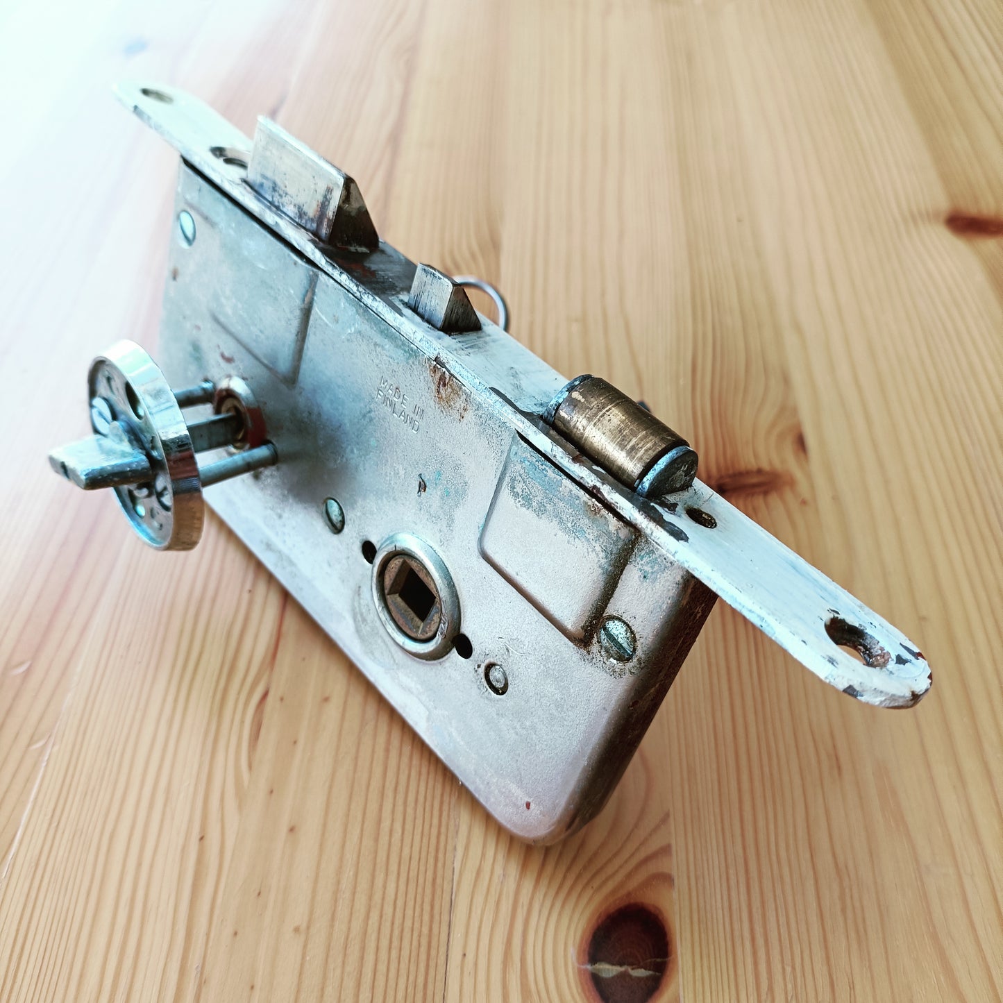 Abloy lukkorunko, lukkopesä ja 2 avainta
