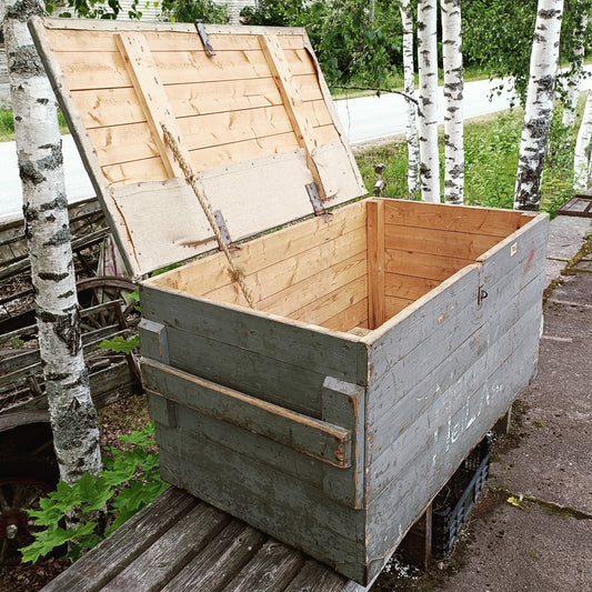 Iso puinen arkku