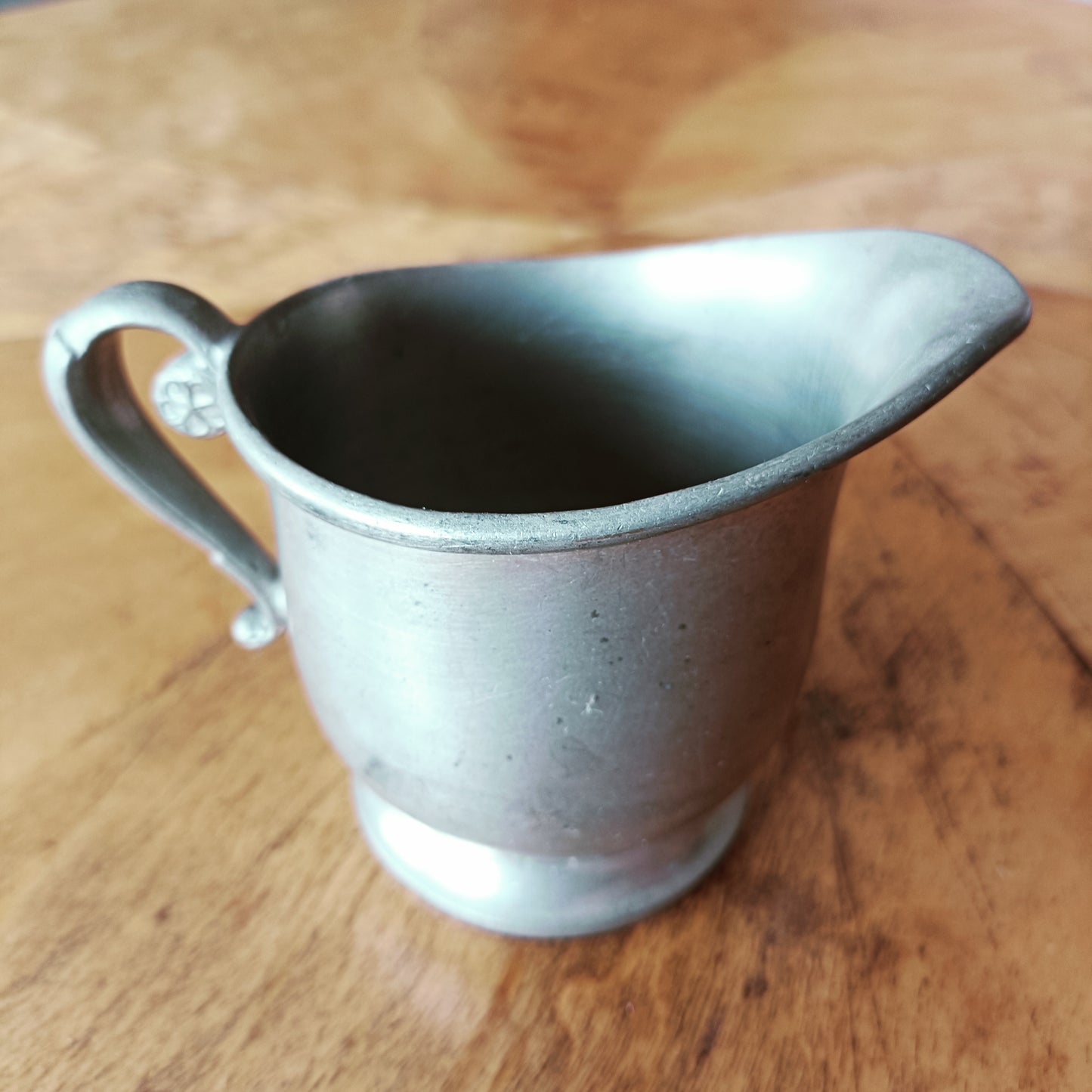 Taidetakomo A. Hakkarainen tina kermakko