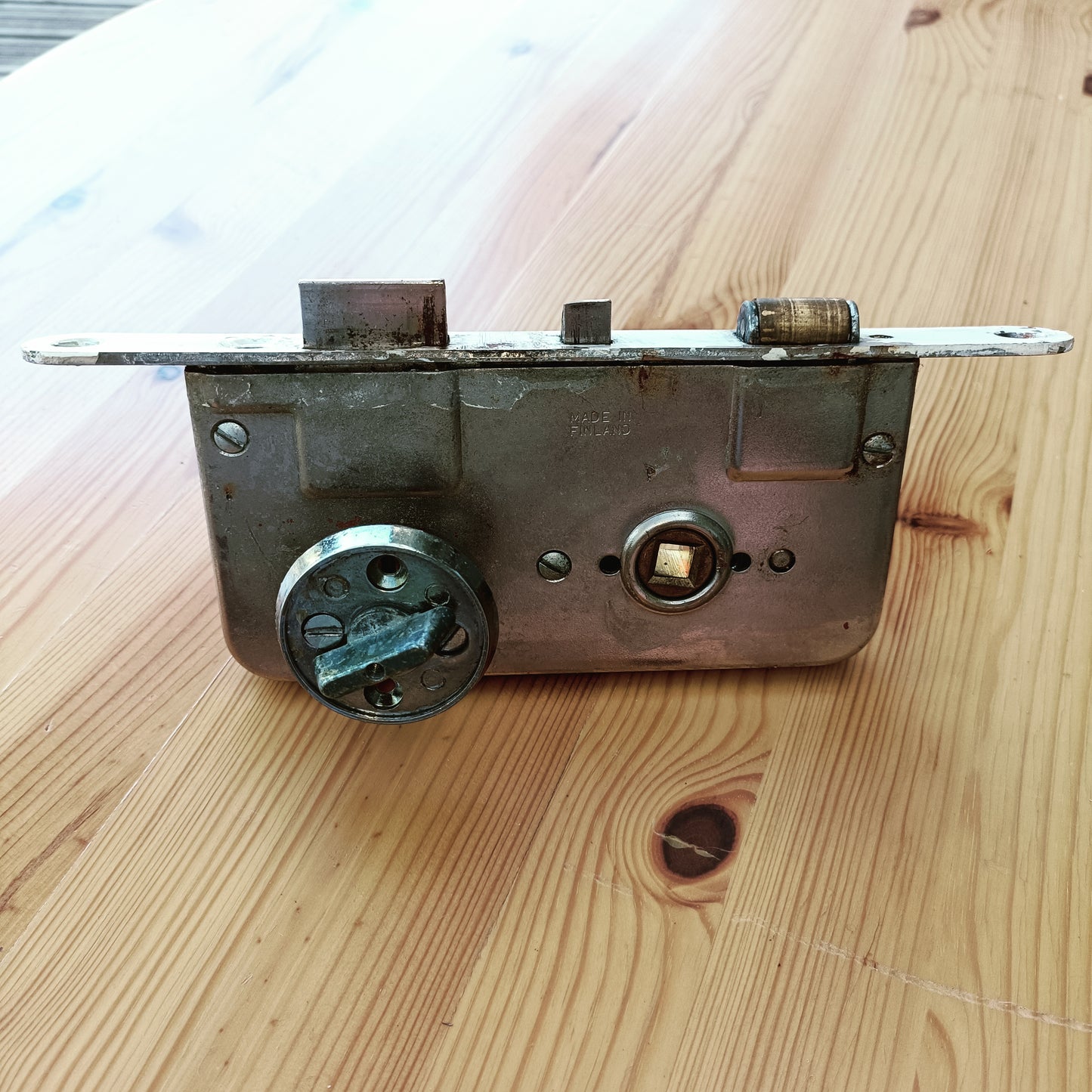 Abloy lukkorunko, lukkopesä ja 2 avainta