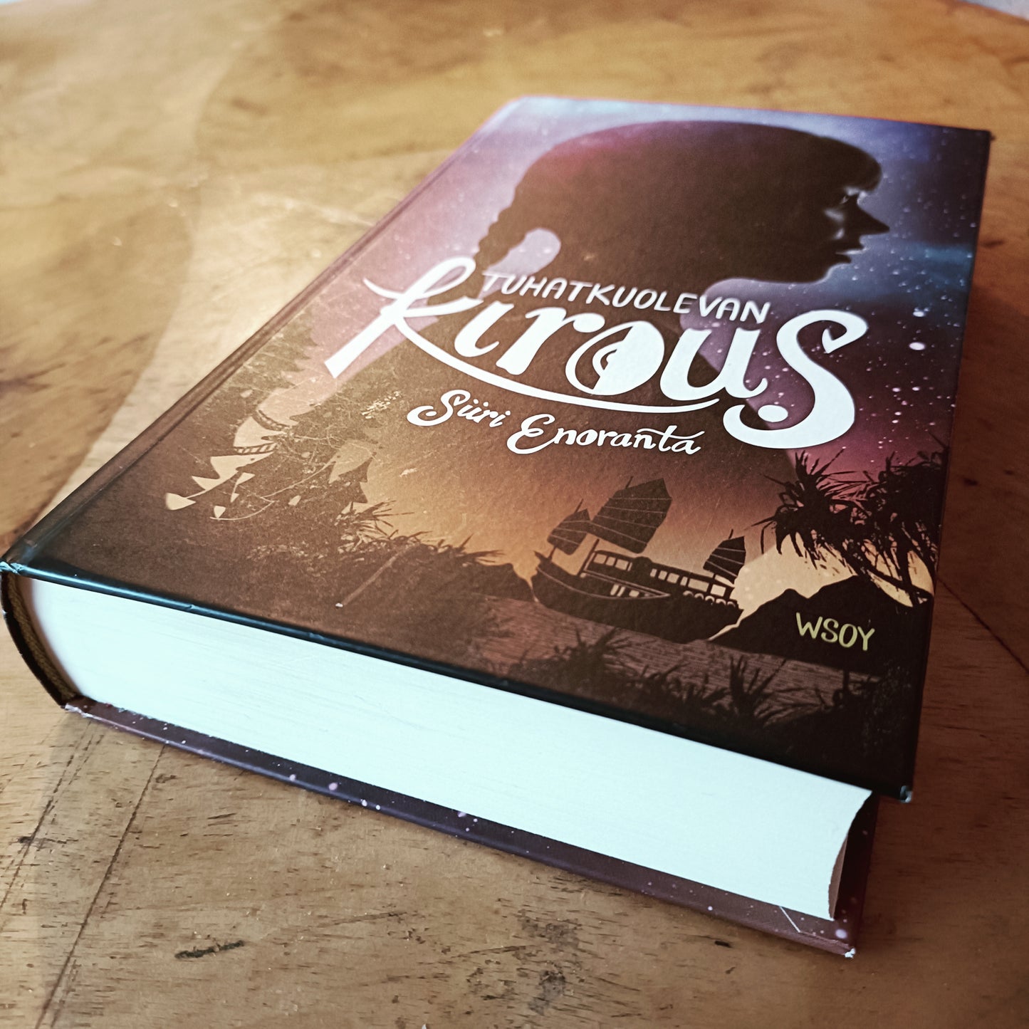 Tuhatkuolevan kirous - Siiri Enoranta