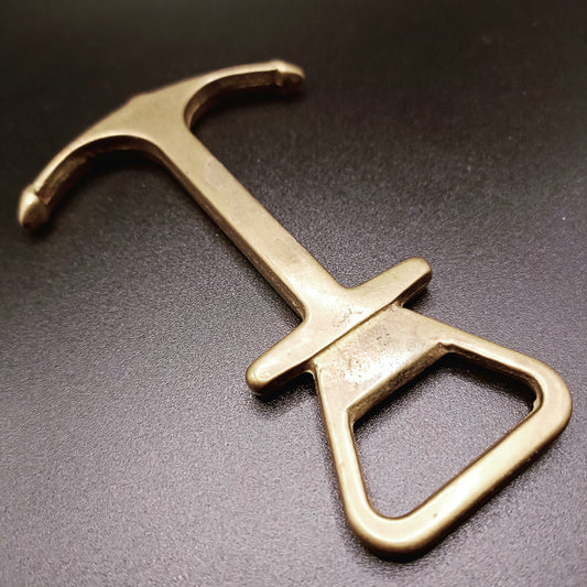 Ankkuri pullonavaaja, messinkiä