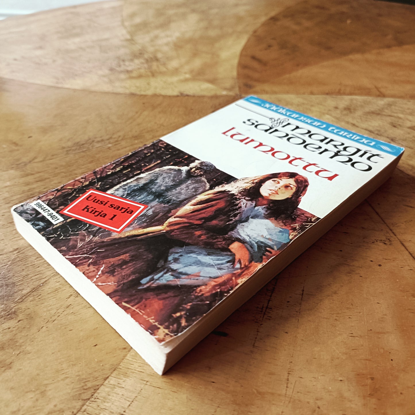 Jääkansan tarina 1 - Lumottu - Margit Sandemo