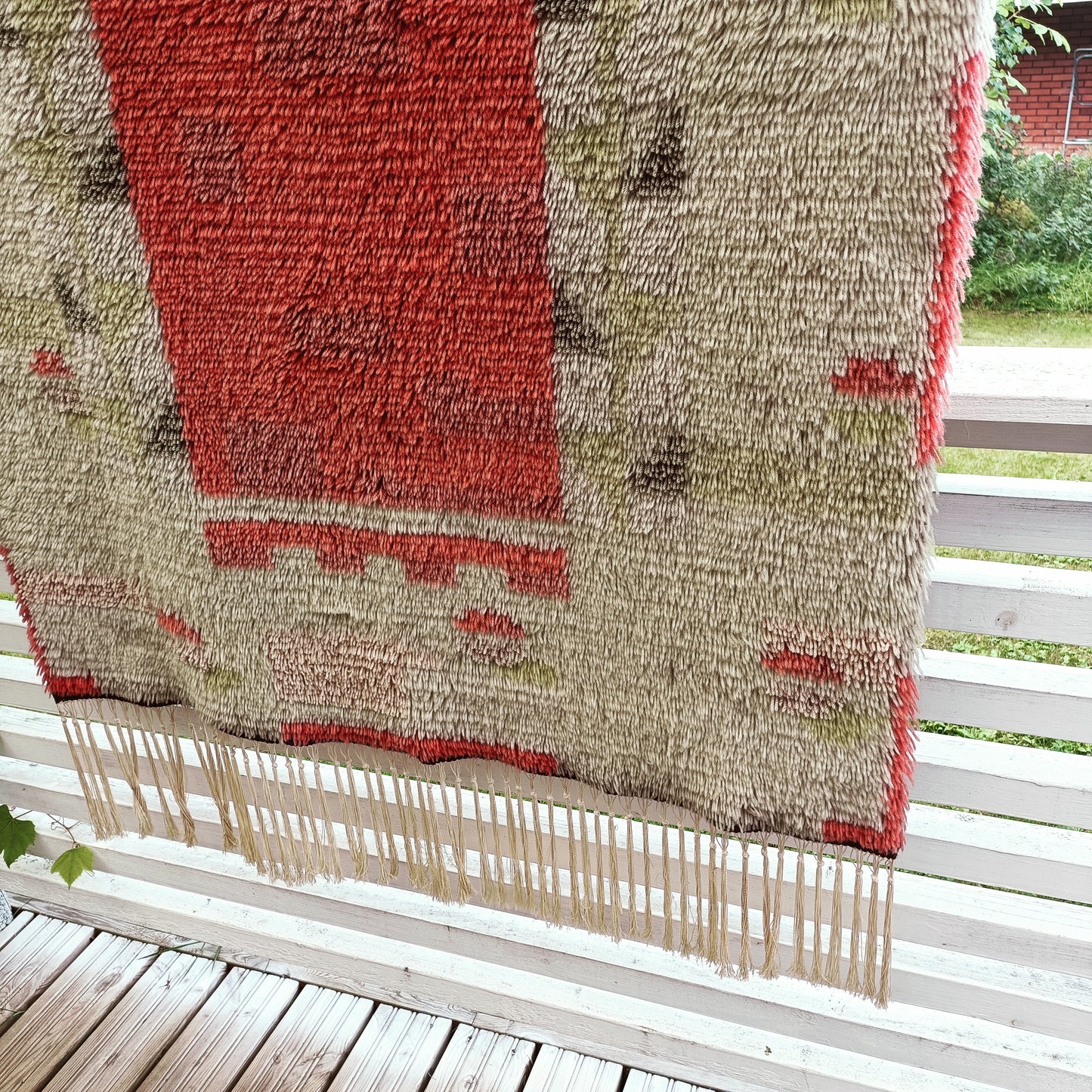 Vaalea vintage ryijy