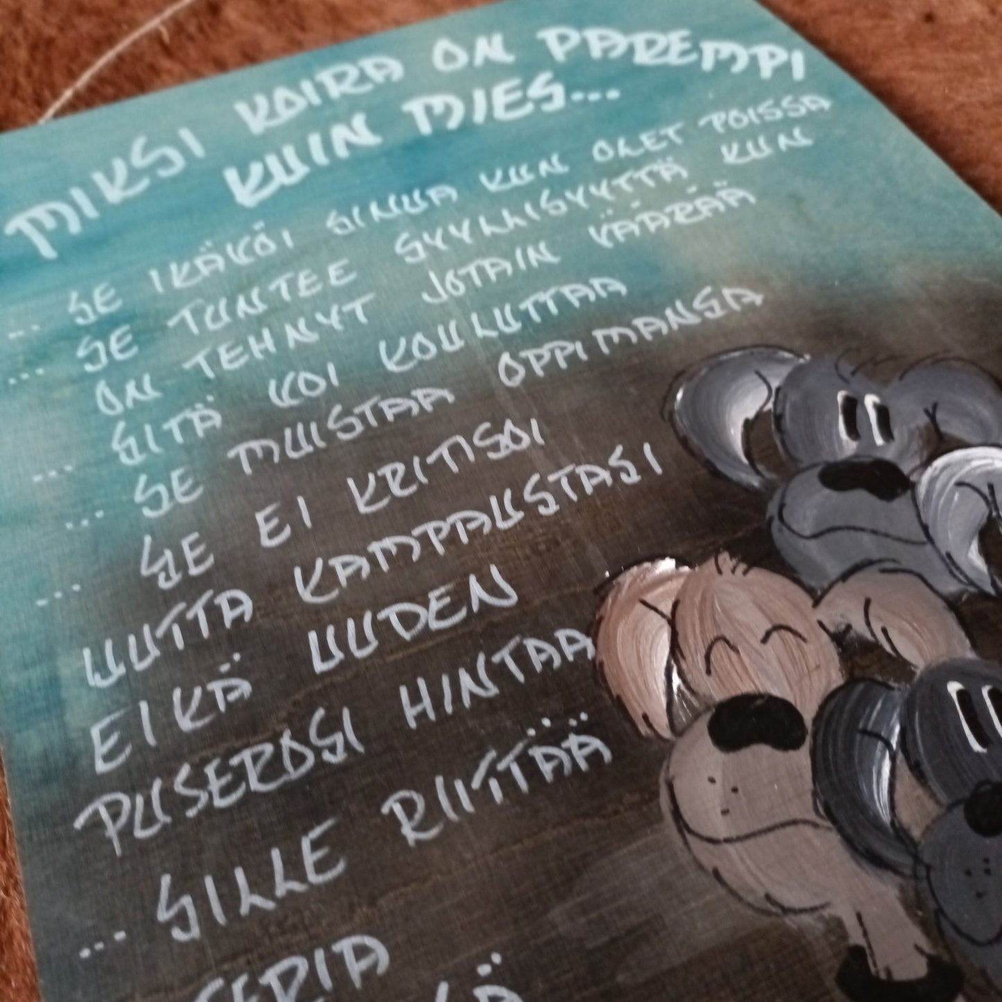 Huoneentaulu - Miksi koira on parempi kuin mies...