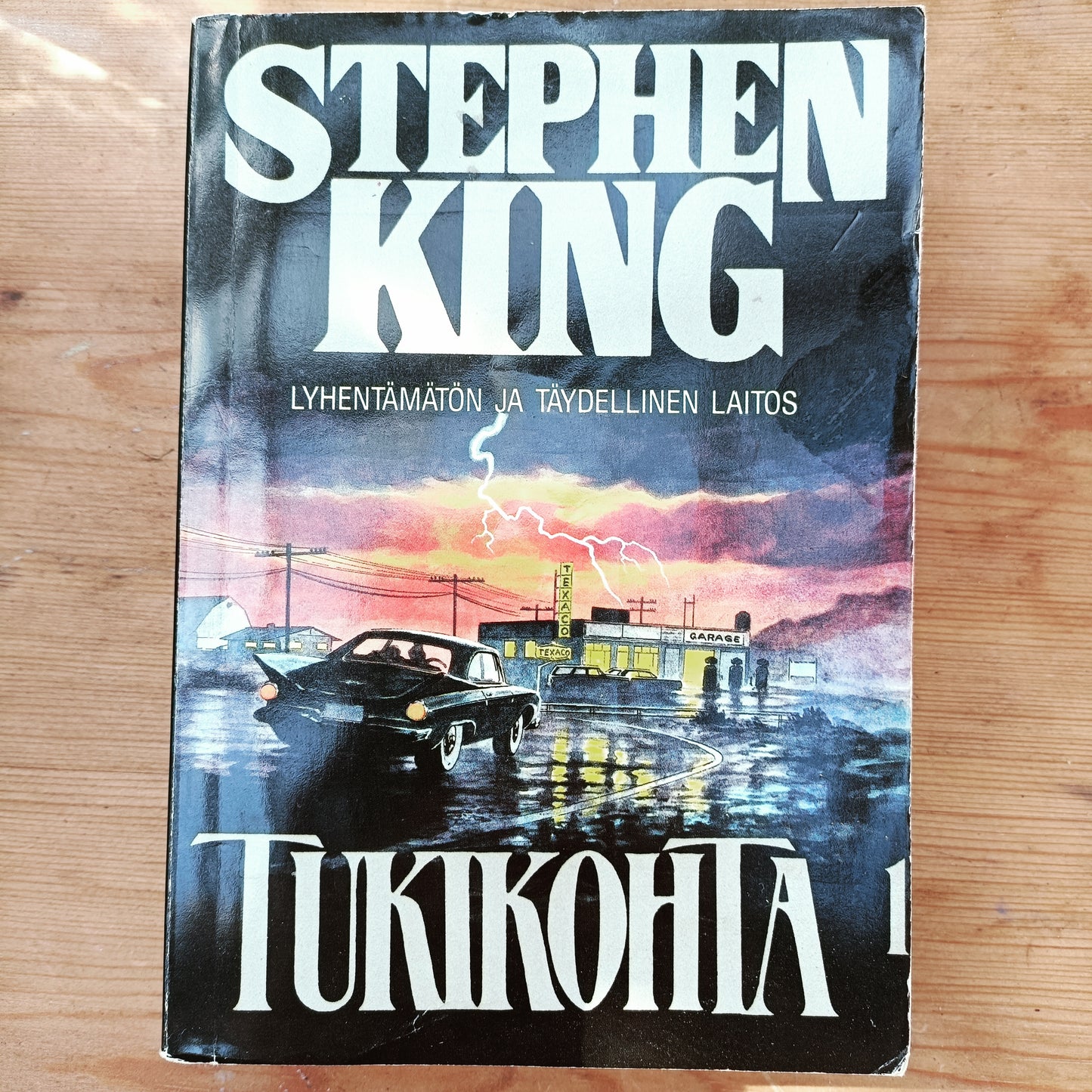 Tukikohta 1 - Stephen King *