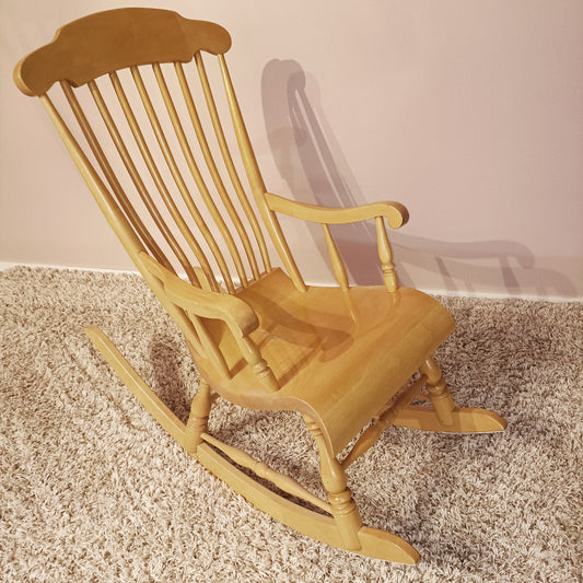 Urjalan perinteinen keinutuoli