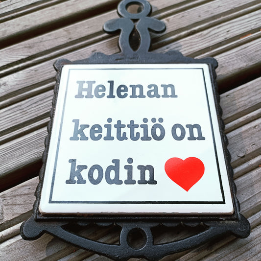 Valurautainen pannunalusta Helena