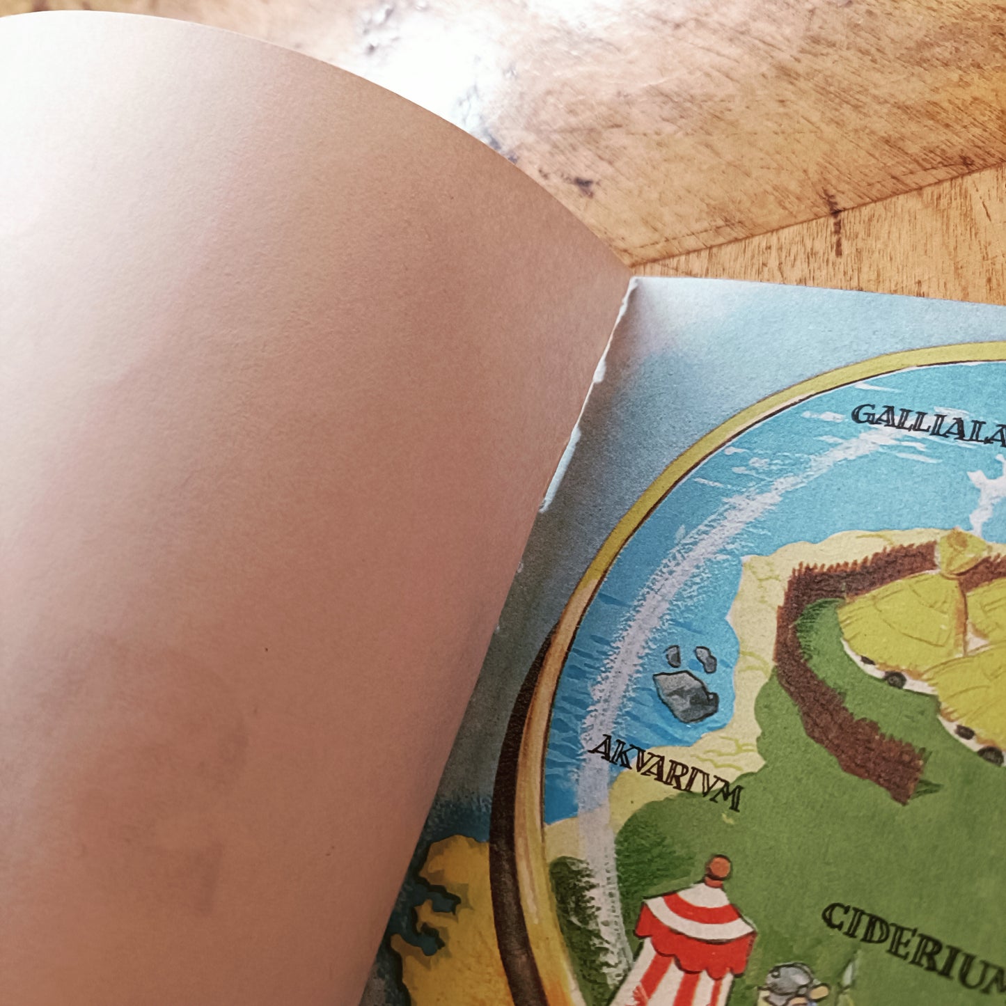 Asterix - Syvä kuilu