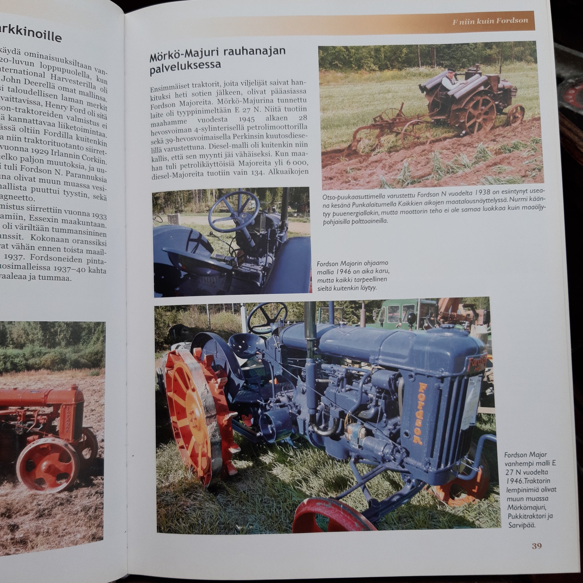 eilispäivän traktoreita - kurkistus vanhojen traktoreiden ihmeelliseen maailmaan