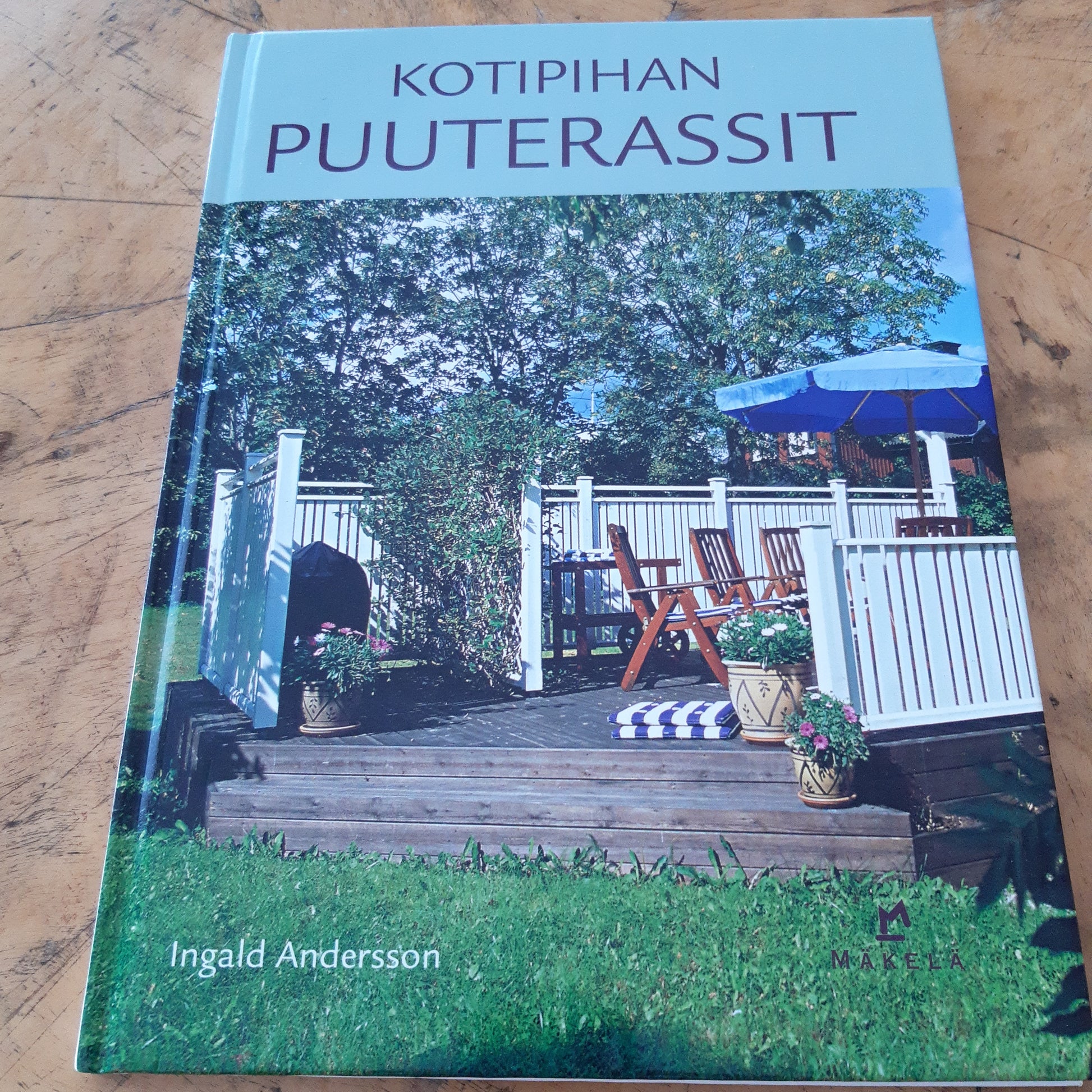 kotipihan puuterassit