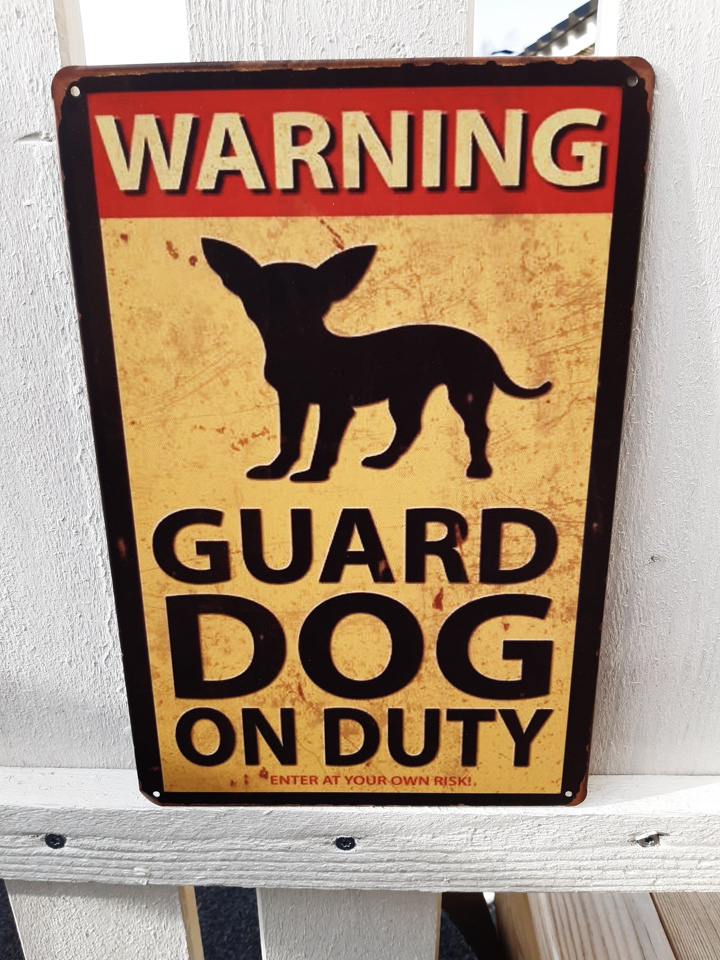 peltikyltti guard dog on duty
